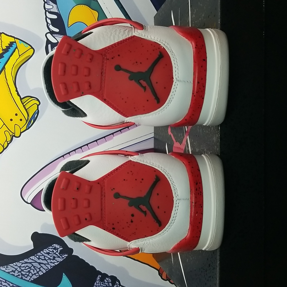 fake fire red jordan 4
